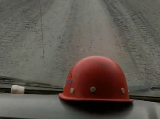 安装加速器后的重型卡车